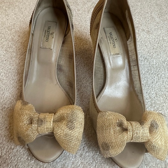Valentino Nude Patent Raffia Bow Pumps Peep Toe Kitten Heels size 38 - Picture 3 of 6